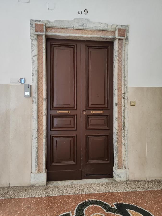 Santa Lucia Luxury Apartment Neapel Exterior foto